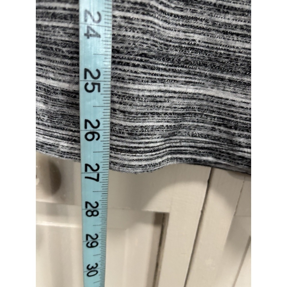 Tap Out Gray/Black Long Sleeve V Neck Soft Top Size Large Casual Activewear - Picture 3 of 5